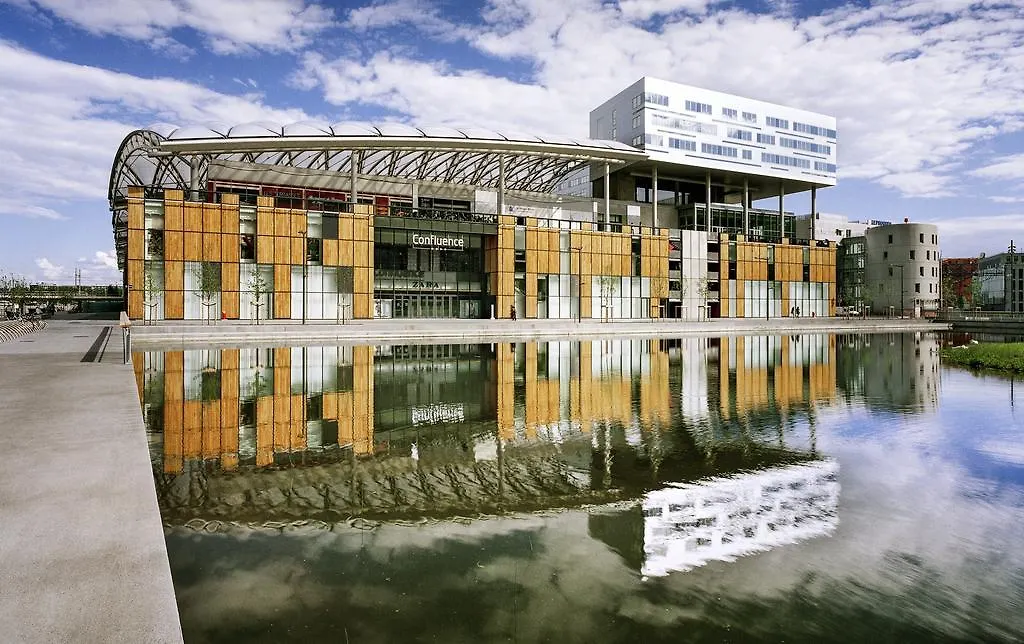 Ibis Budget Lyon Centre Confluence 2*,